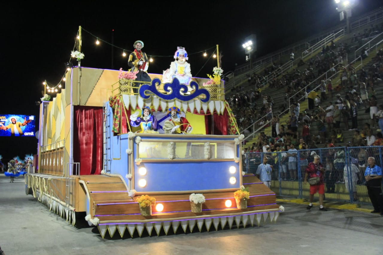 Acadêmicos de Niterói é a campeã da Série Ouro pela 1ª vez e desfilará no Grupo Especial em 2026 - FOTOS WALLACE BARBOSA/ZAPP NEWS